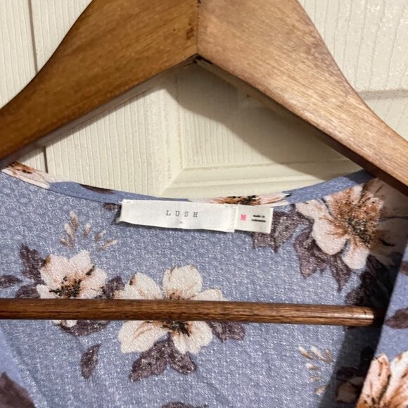 Lush Womens Blue Floral Faux Knot Cold Shoulder Surplus Vneck Blouse Medium - Picture 2 of 6